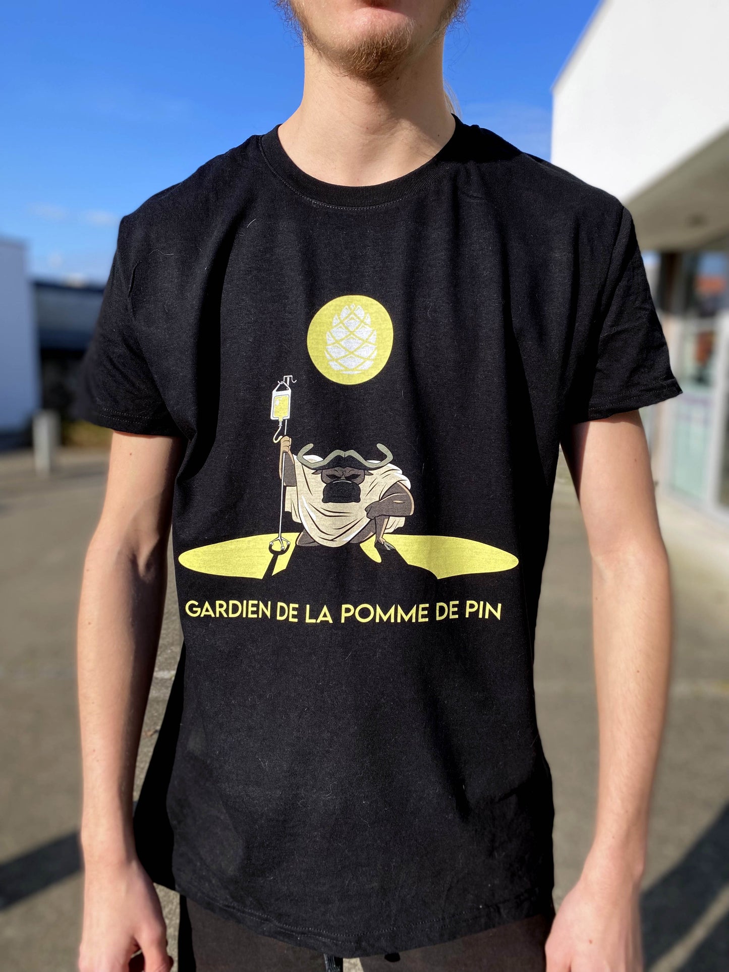 T-shirt noir gardien de la pomme de pin